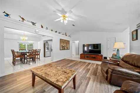 13027 NE 7th Loop Silver Springs FL 34488