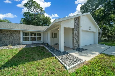 13027 NE 7th Loop Silver Springs FL 34488