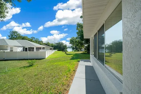 13027 NE 7th Loop Silver Springs FL 34488