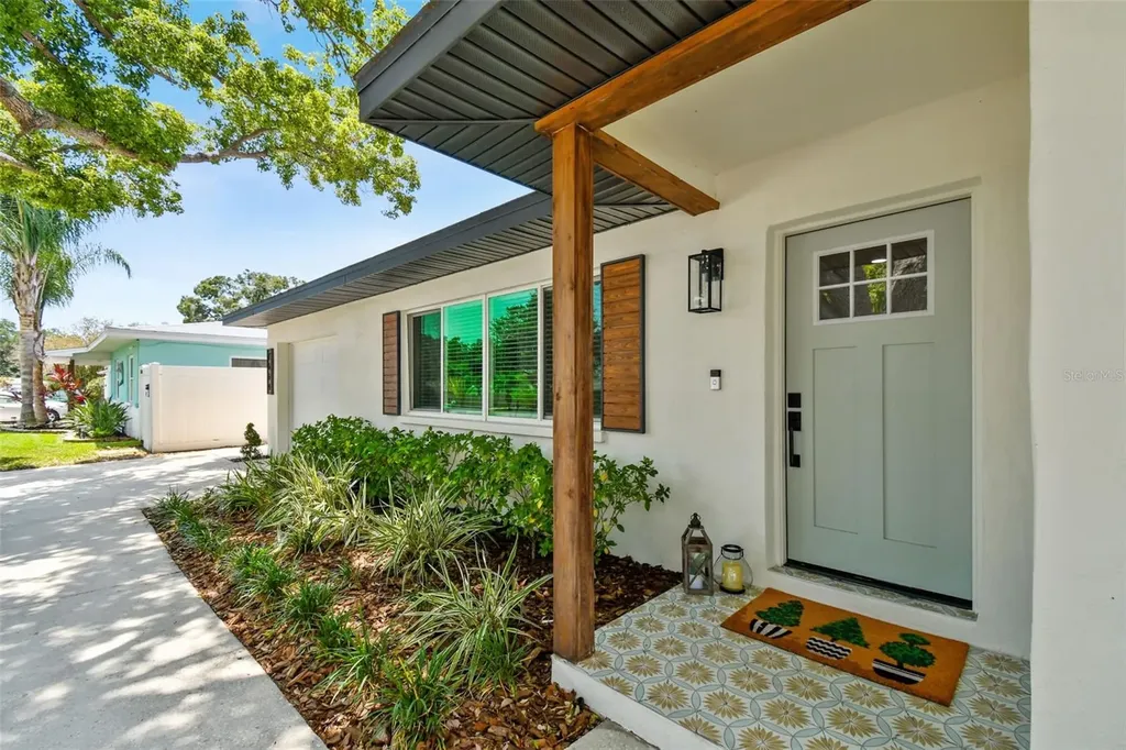 7664 115th Street Seminole FL 33772