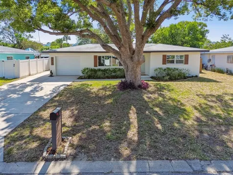 7664 115th Street Seminole FL 33772