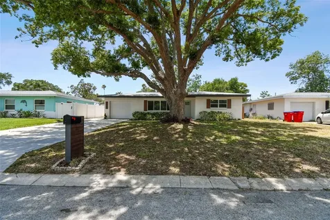 7664 115th Street Seminole FL 33772