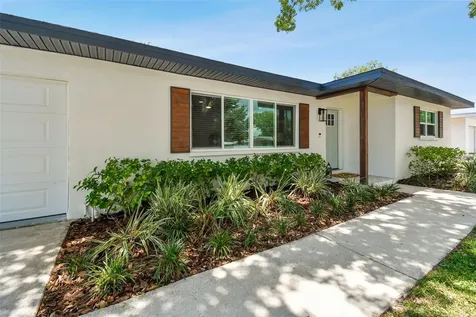 7664 115th Street Seminole FL 33772