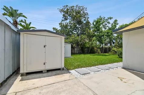 7664 115th Street Seminole FL 33772
