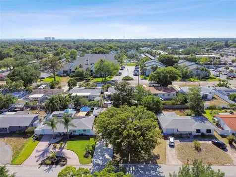 7664 115th Street Seminole FL 33772
