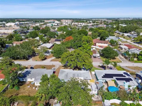 7664 115th Street Seminole FL 33772