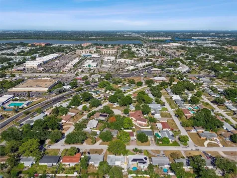 7664 115th Street Seminole FL 33772