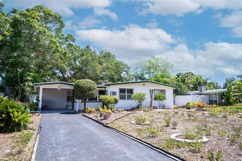 7326 12th Avenue N St Petersburg FL 33710