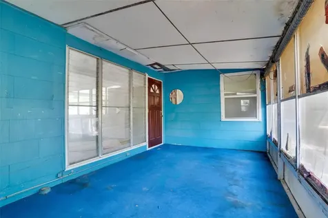 7326 12th Avenue N St Petersburg FL 33710