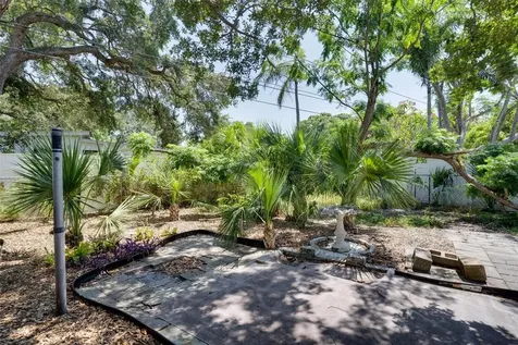 7326 12th Avenue N St Petersburg FL 33710