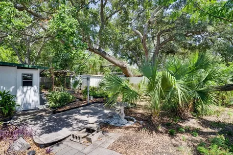 7326 12th Avenue N St Petersburg FL 33710