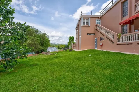 17 Calle Laderas Cayey PR 00736