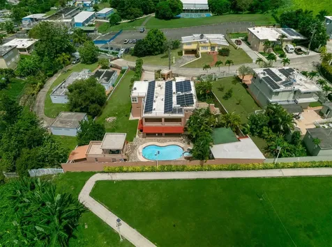 17 Calle Laderas Cayey PR 00736
