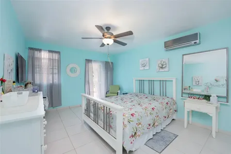 17 Calle Laderas Cayey PR 00736