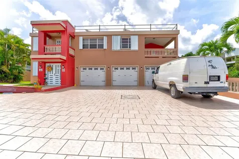 17 Calle Laderas Cayey PR 00736