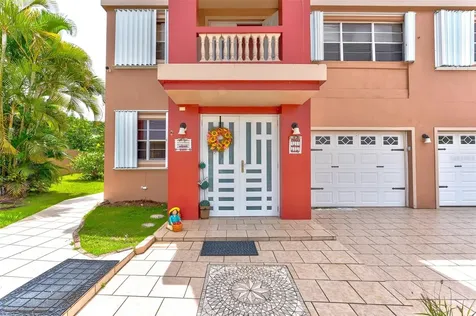 17 Calle Laderas Cayey PR 00736