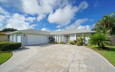 5654 Creekwood Drive Sarasota FL 34233