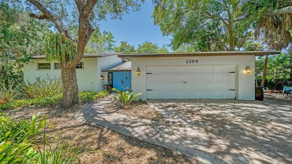 5309 Siesta Court Sarasota FL 34242