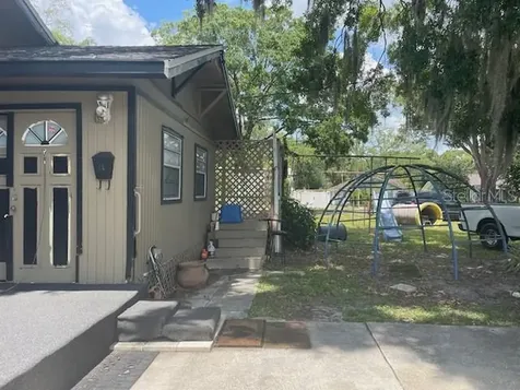 1011 N Wills Street Plant City FL 33563