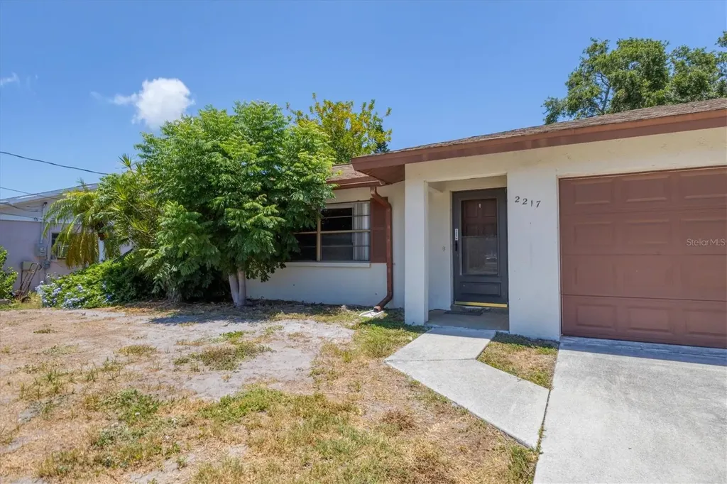 2217 Pinehurst Street Sarasota FL 34231
