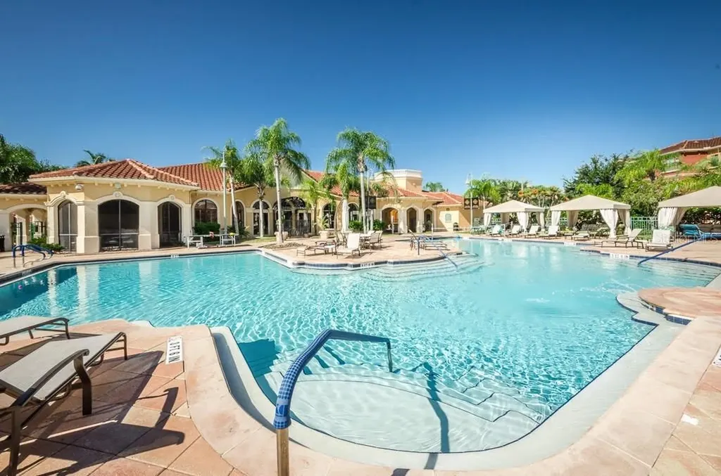 2746 Via Tivoli Clearwater FL 33764