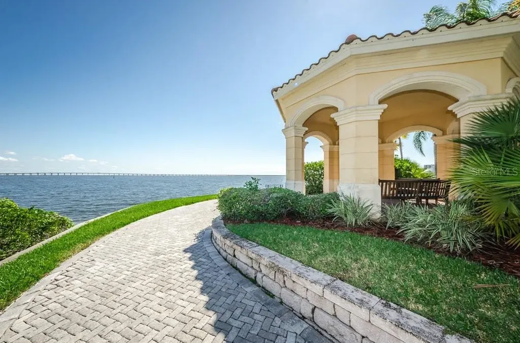 2746 Via Tivoli Clearwater FL 33764
