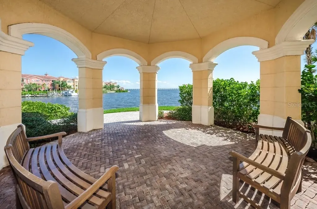 2746 Via Tivoli Clearwater FL 33764
