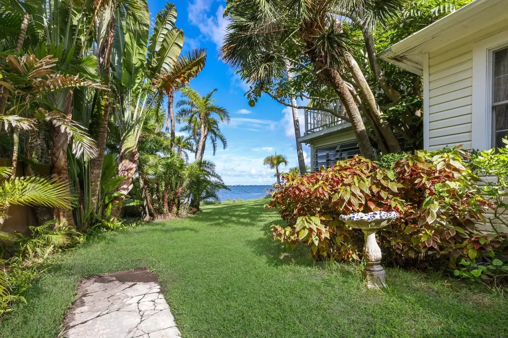 3301 Bay Shore Road Sarasota FL 34234