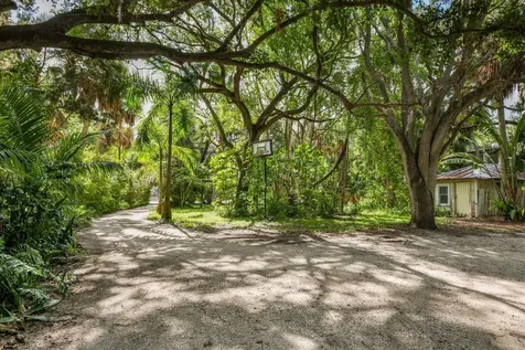 3301 Bay Shore Road Sarasota FL 34234