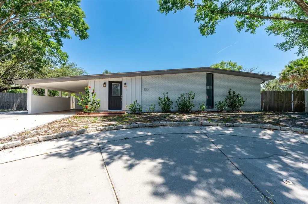3313 Korina Lane Tampa FL 33618