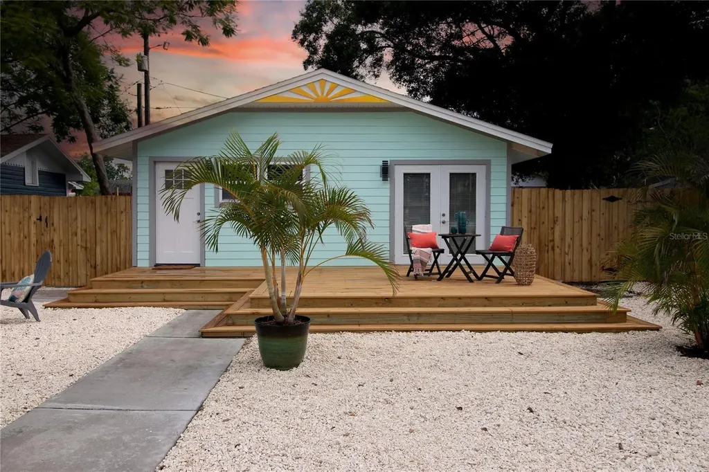 4719 17th Avenue S St Petersburg FL 33711