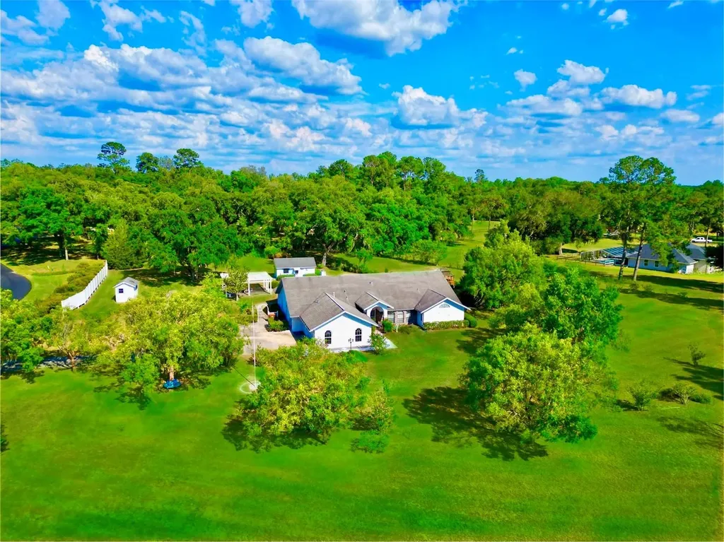 7205 NE 61st Avenue Road Silver Springs FL 34488