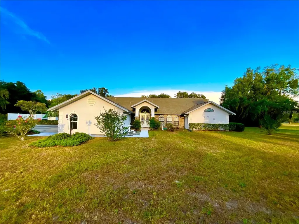 7205 NE 61st Avenue Road Silver Springs FL 34488
