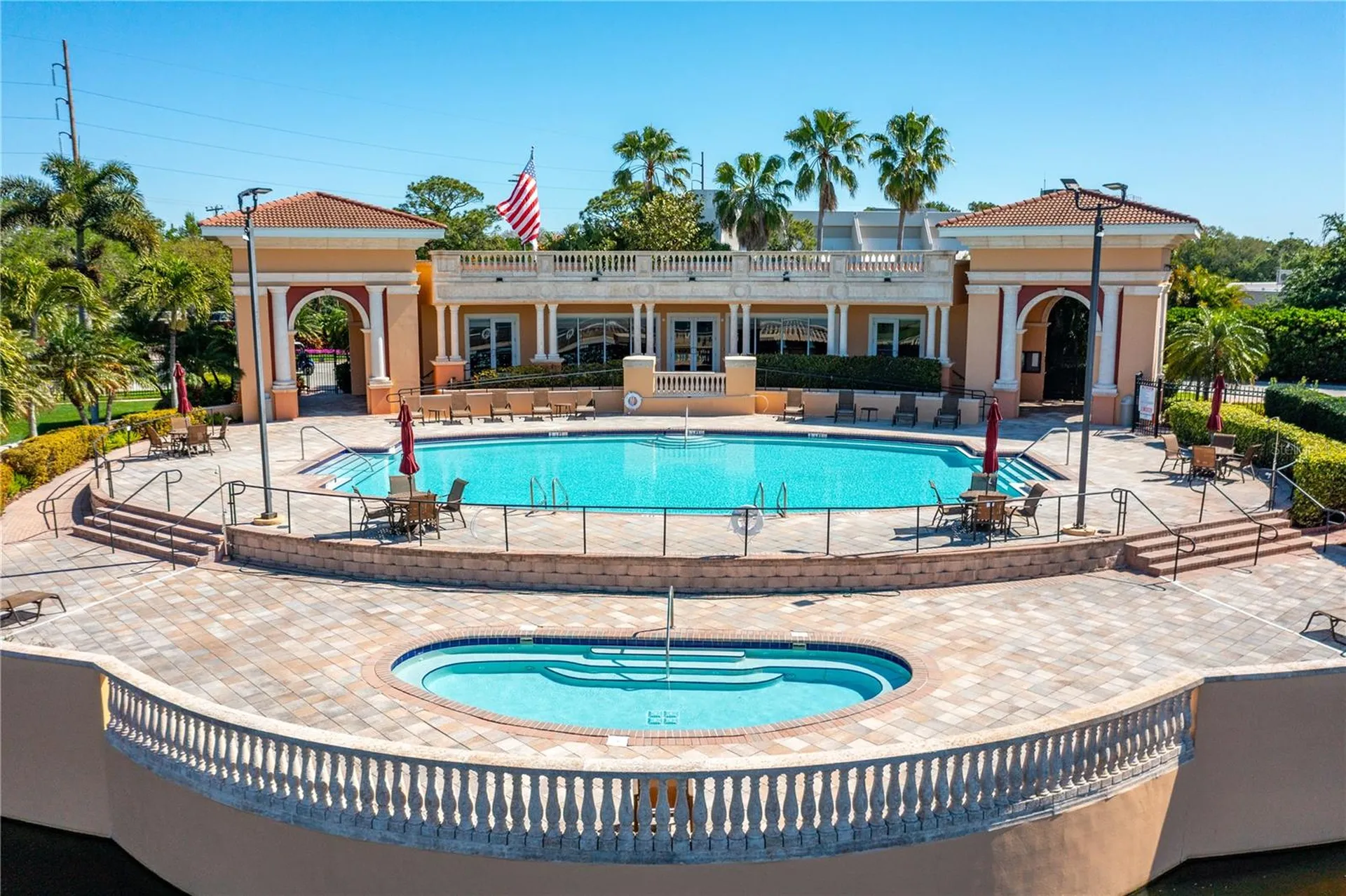17B Franklin Court S St Petersburg FL 33711
