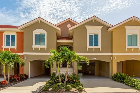 17B Franklin Court S St Petersburg FL 33711