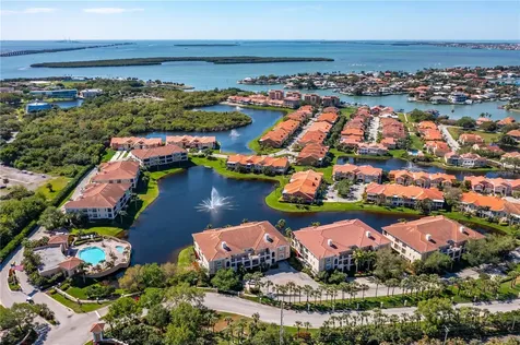 17B Franklin Court S St Petersburg FL 33711