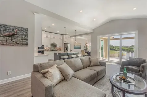 17B Franklin Court S St Petersburg FL 33711