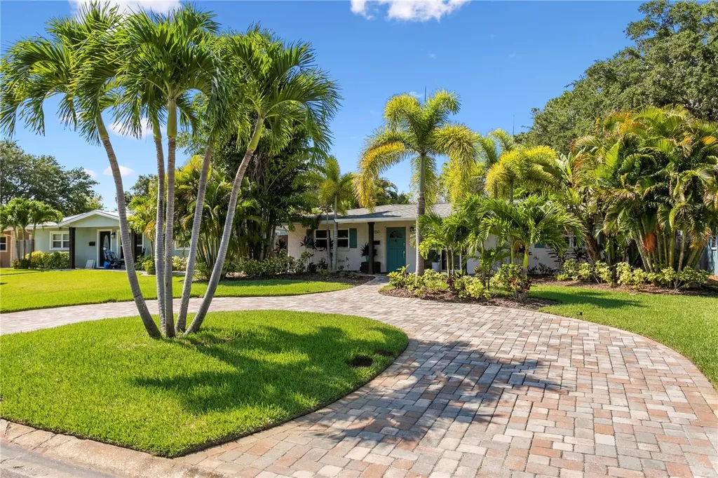 450 42nd Avenue NE St Petersburg FL 33703