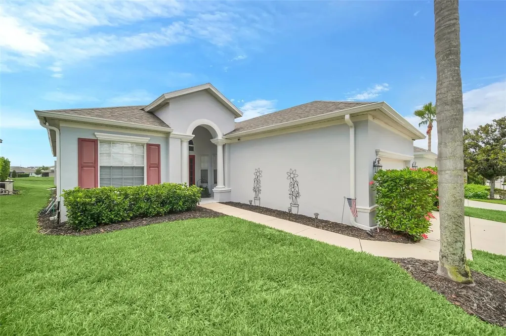 427 Calabay Parc Boulevard Davenport FL 33897