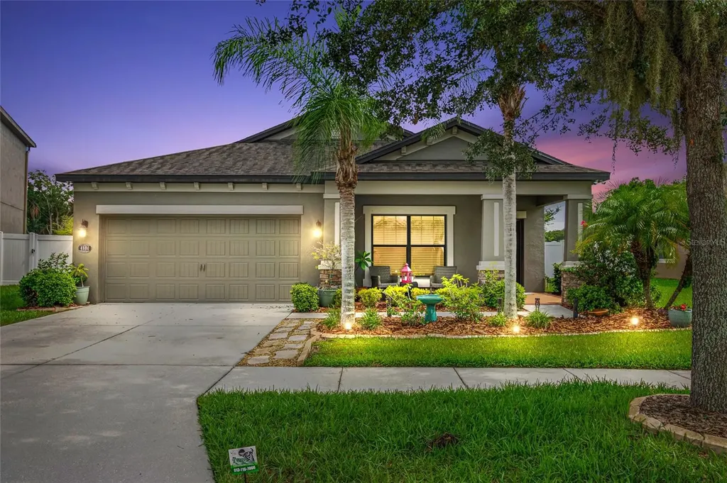 4804 Woods Landing Lane Tampa FL 33619