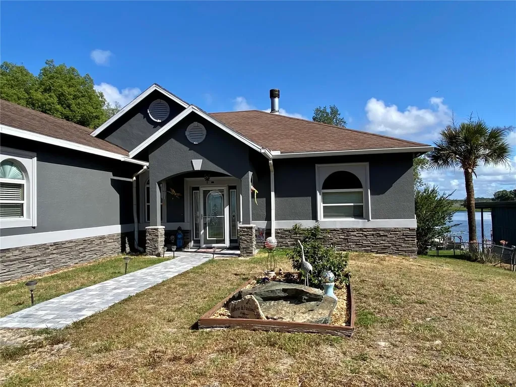 122 Little Orange Lake Drive Hawthorne FL 32640