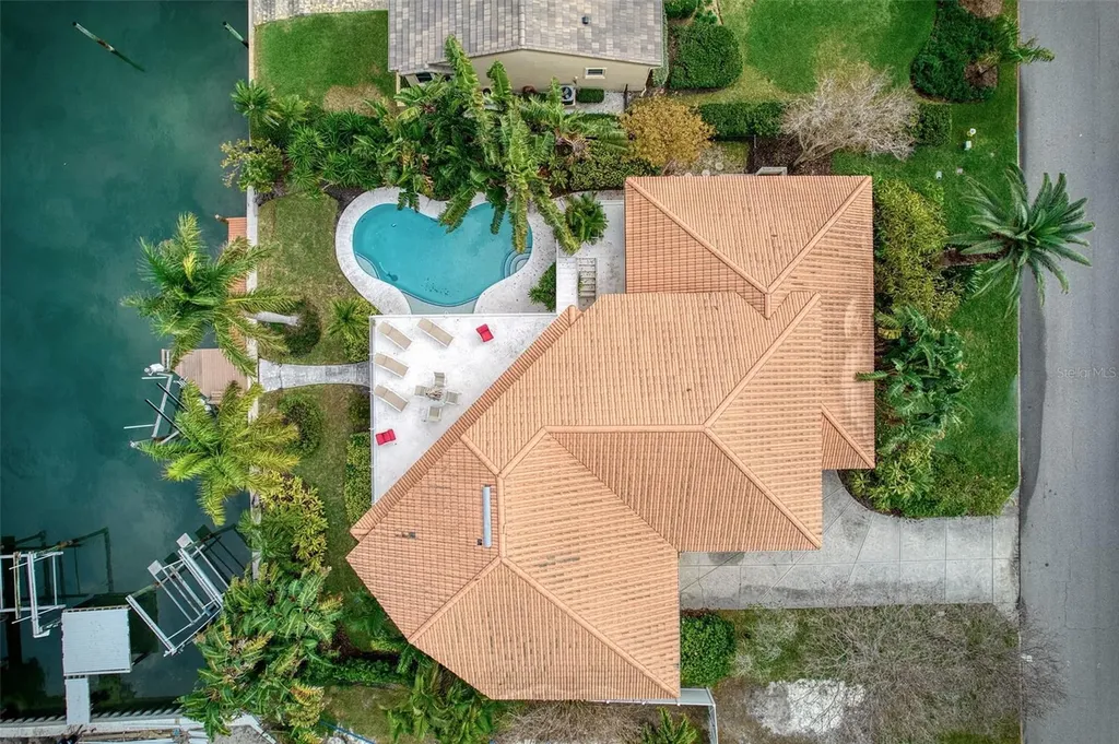 131 Sands Point Drive Tierra Verde FL 33715