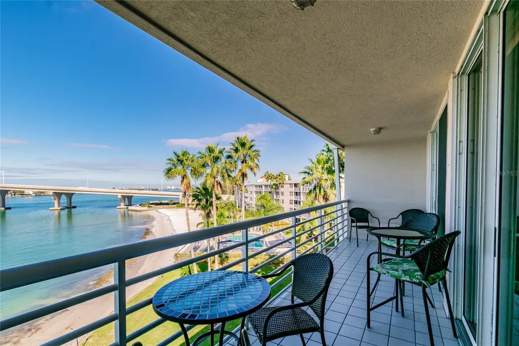 5901 Bahia Del Mar Circle St Petersburg FL 33715