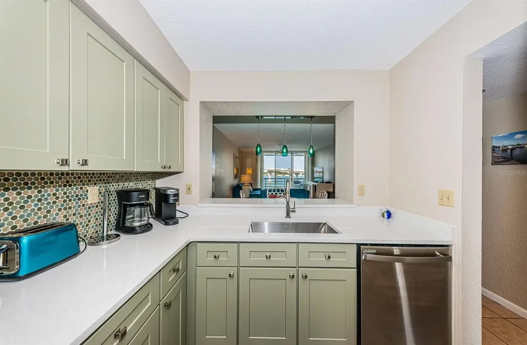 5901 Bahia Del Mar Circle St Petersburg FL 33715