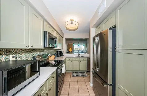 5901 Bahia Del Mar Circle St Petersburg FL 33715