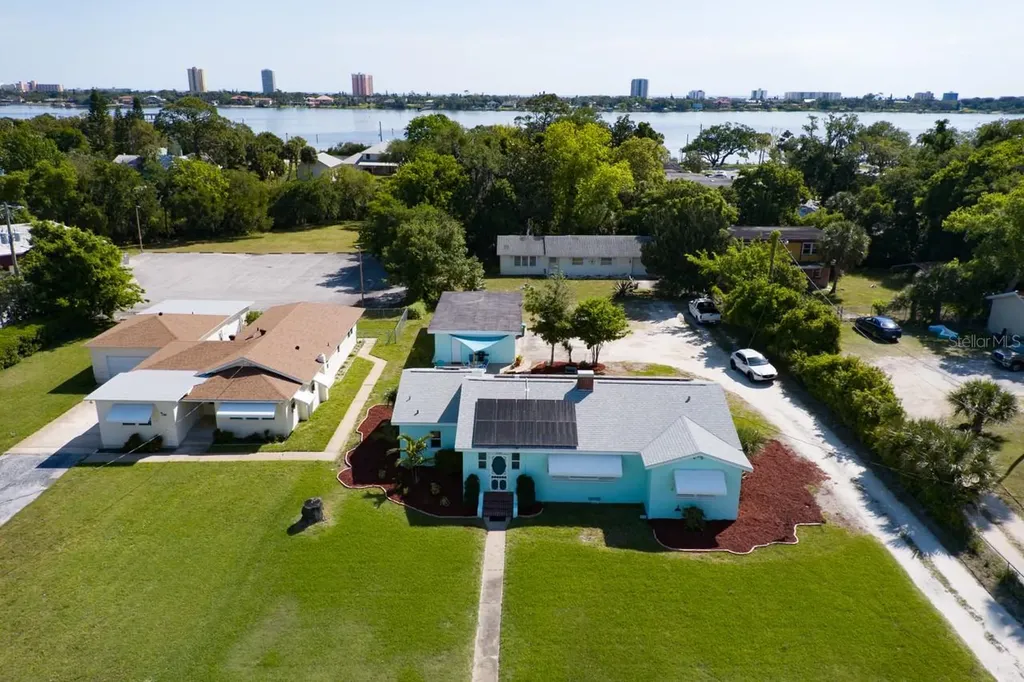 1045 Daytona Avenue Daytona Beach FL 32117