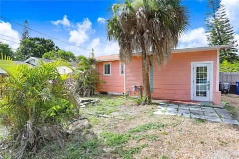 6927 3rd Avenue N St Petersburg FL 33710
