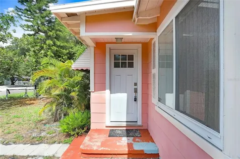 6927 3rd Avenue N St Petersburg FL 33710