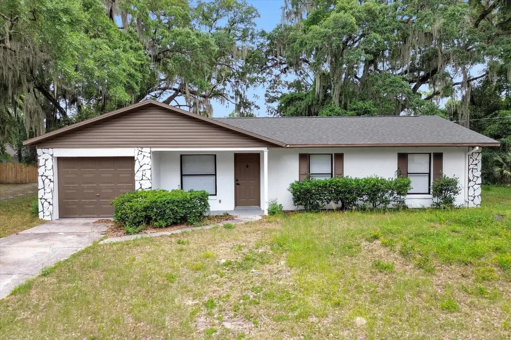 702 NE 27th Street Ocala FL 34470
