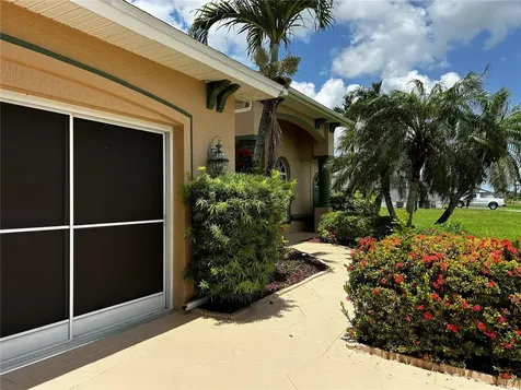1827 NW Embers Terrace Cape Coral FL 33993